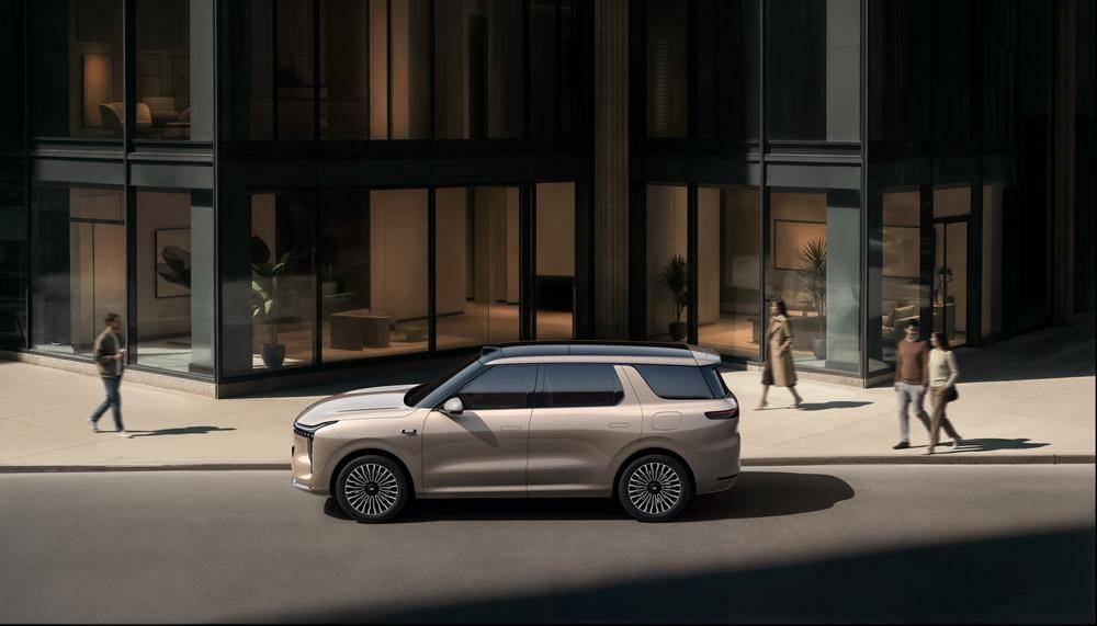 智己LS8震撼开启预售 25.98万元起