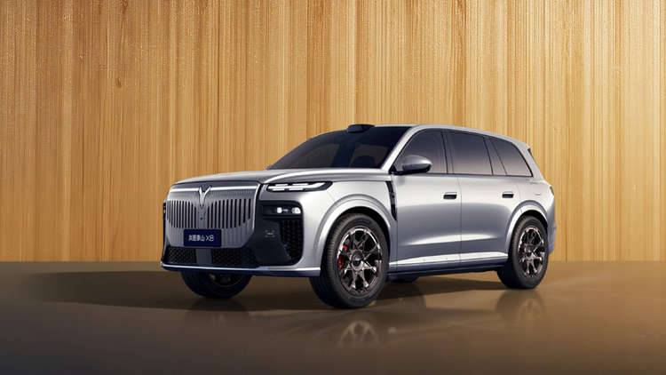 岚图用心造车却星途暗淡？大多为BBA车主增换购，泰山X8冲击高端