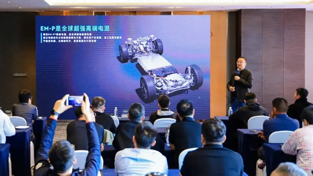 十年领克:从破局者到定义者,一场COTALK讲透中国高端的硬实力