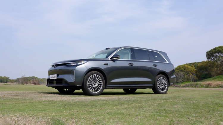 车上装个AI就是智能车了？魏牌V9X：那只是个开始