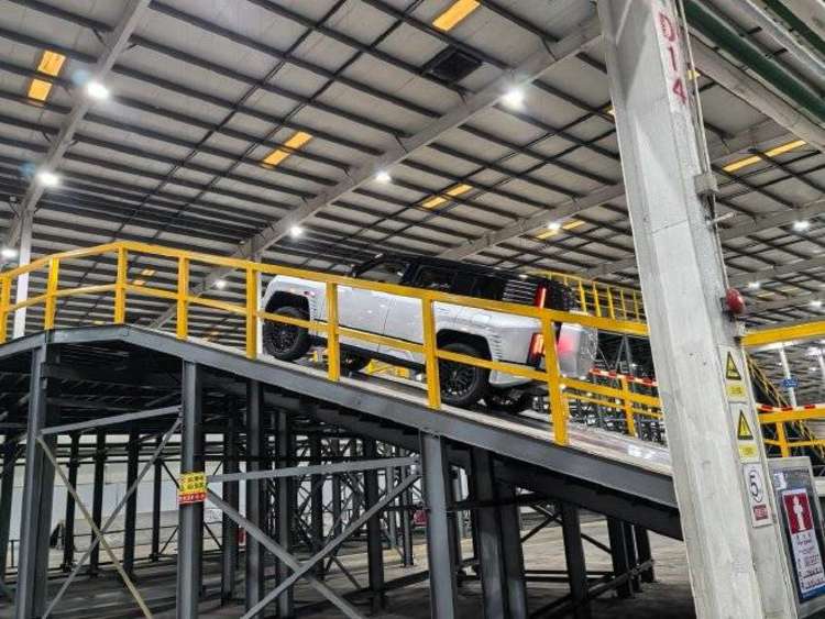 室内极限越野：仰望U8多项严苛测试实拍