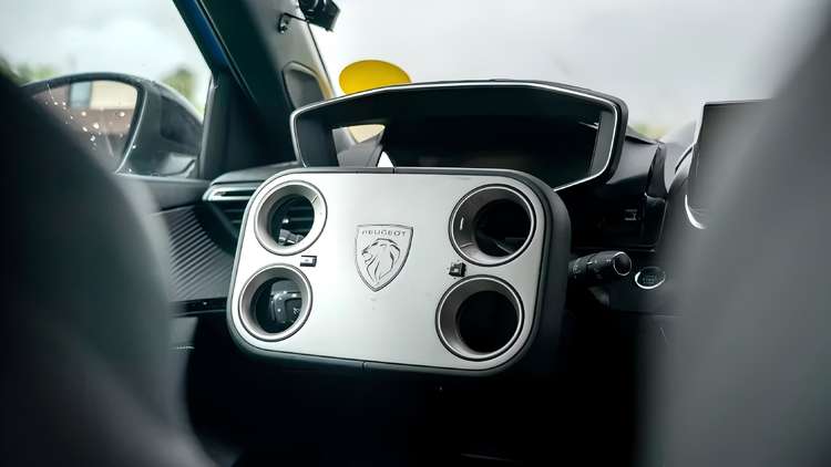 半幅、U型、蝴蝶结……方向盘还能怎么设计