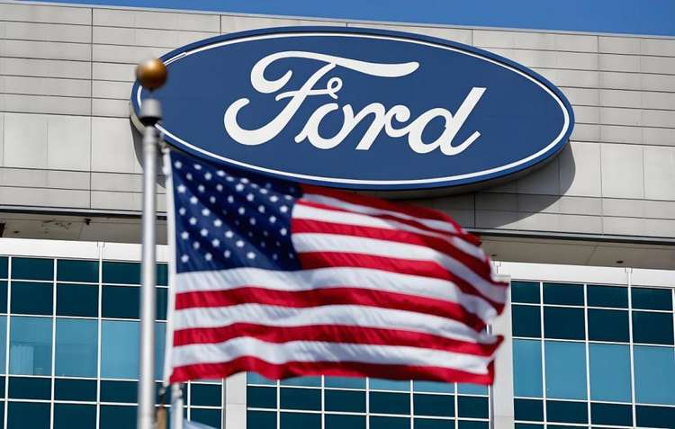 福特的双面游戏：本土守城，海外联合！