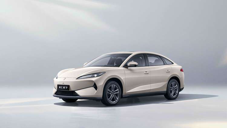 5分钟充好、9分钟充饱！领汇e7上市9.58万起，闪充技术下放到10万级