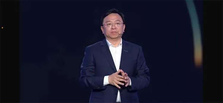 “狂人”俞浩，为何偏偏认为王传福比马斯克更伟大？