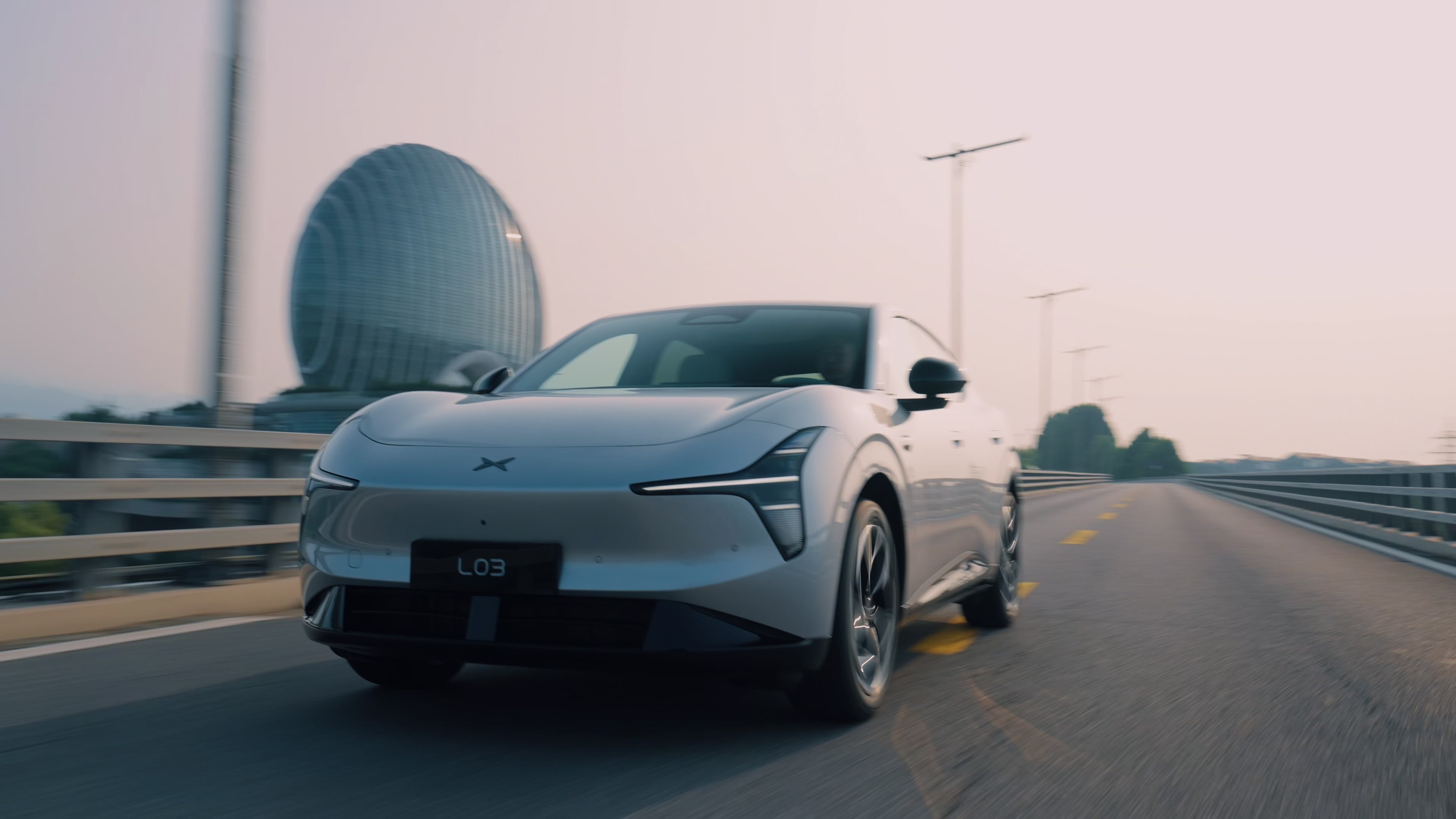 “Vlog之车”小鹏MONA L03,让你入手劲省15万