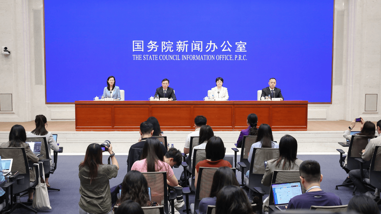 比亚迪第二代刀片电池及闪充技术重大创新成果，获工信部点赞