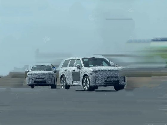 长安福特CX810谍照曝光：封闭前脸+激光雷达，大尺寸轮毂