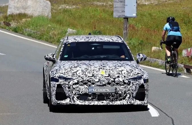 新一代奥迪RS 6谍照曝光：宽体霸屏 碳陶刹车 V6混动750马力