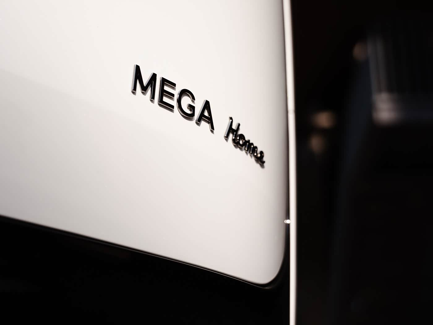 全新理想MEGA定档9月2日上市，品牌方预告图新鲜出炉