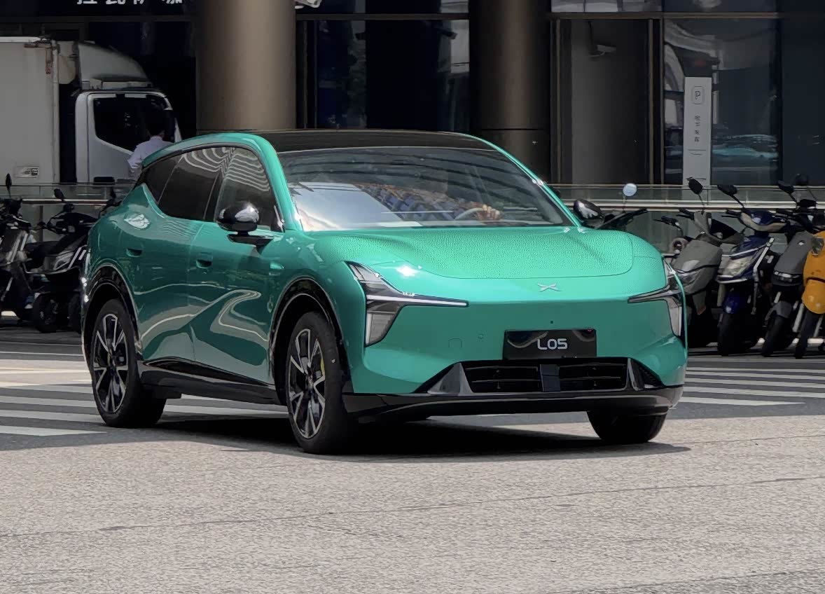 小鹏MONA L05实车照来了,定位中型SUV,家用也可