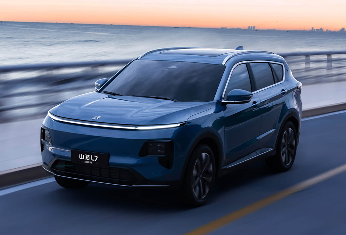 10万预算就能买的“混动小房车”,7个座位还带车载冰箱!